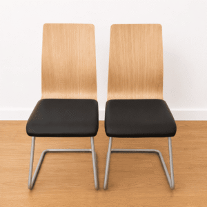 Silla de Comedor Madera y Negro con Estructura Cantiléver