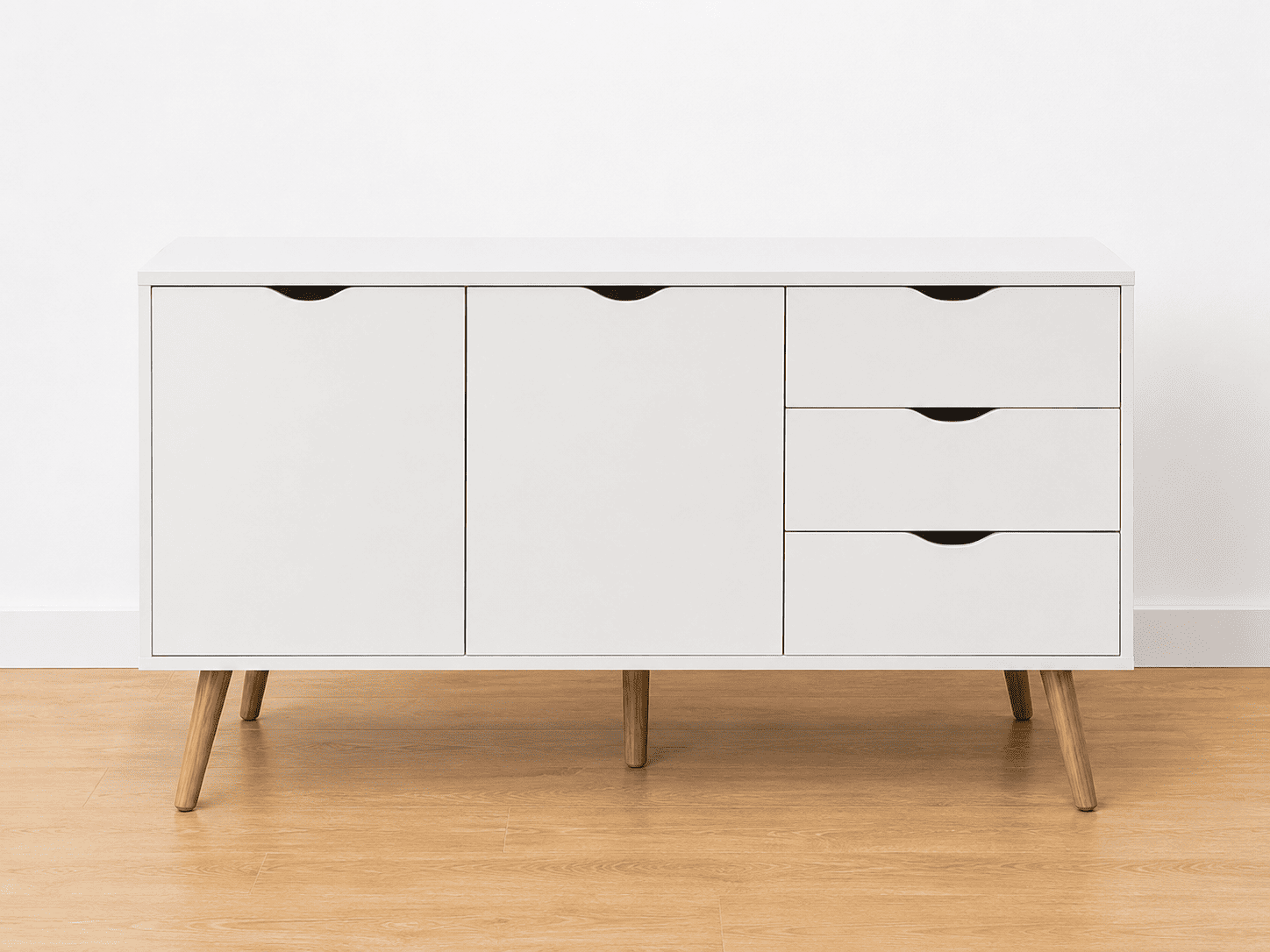 Mueble TV blanco y madera con 3 cajones y 2 puertas